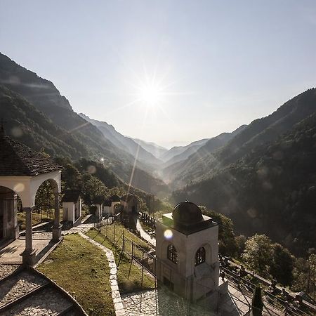 Palazzo Gamboni Swiss Historic Hotel Comologno Luaran gambar