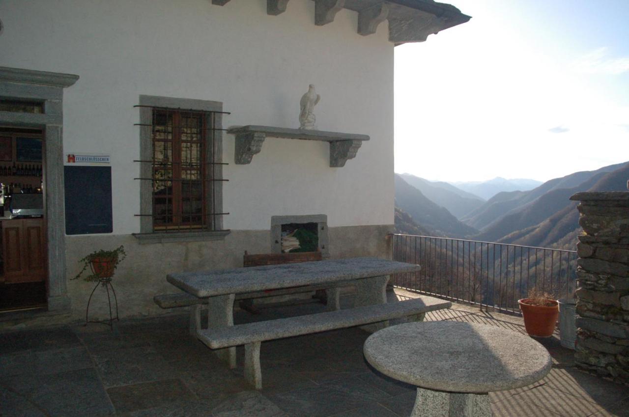 Palazzo Gamboni Swiss Historic Hotel Comologno Luaran gambar