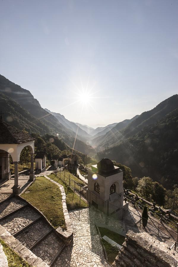 Palazzo Gamboni Swiss Historic Hotel Comologno Luaran gambar