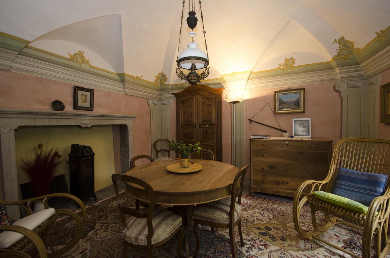 Palazzo Gamboni Swiss Historic Hotel Comologno Luaran gambar