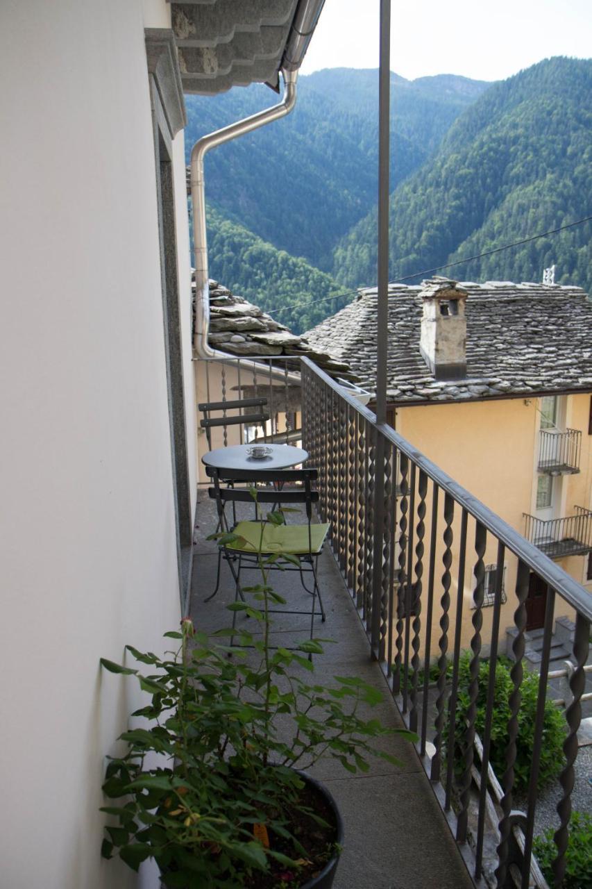 Palazzo Gamboni Swiss Historic Hotel Comologno Luaran gambar